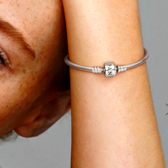 Pandora Moments Barrel Clasp Snake Chain Bracelet - Picture 3 of 3